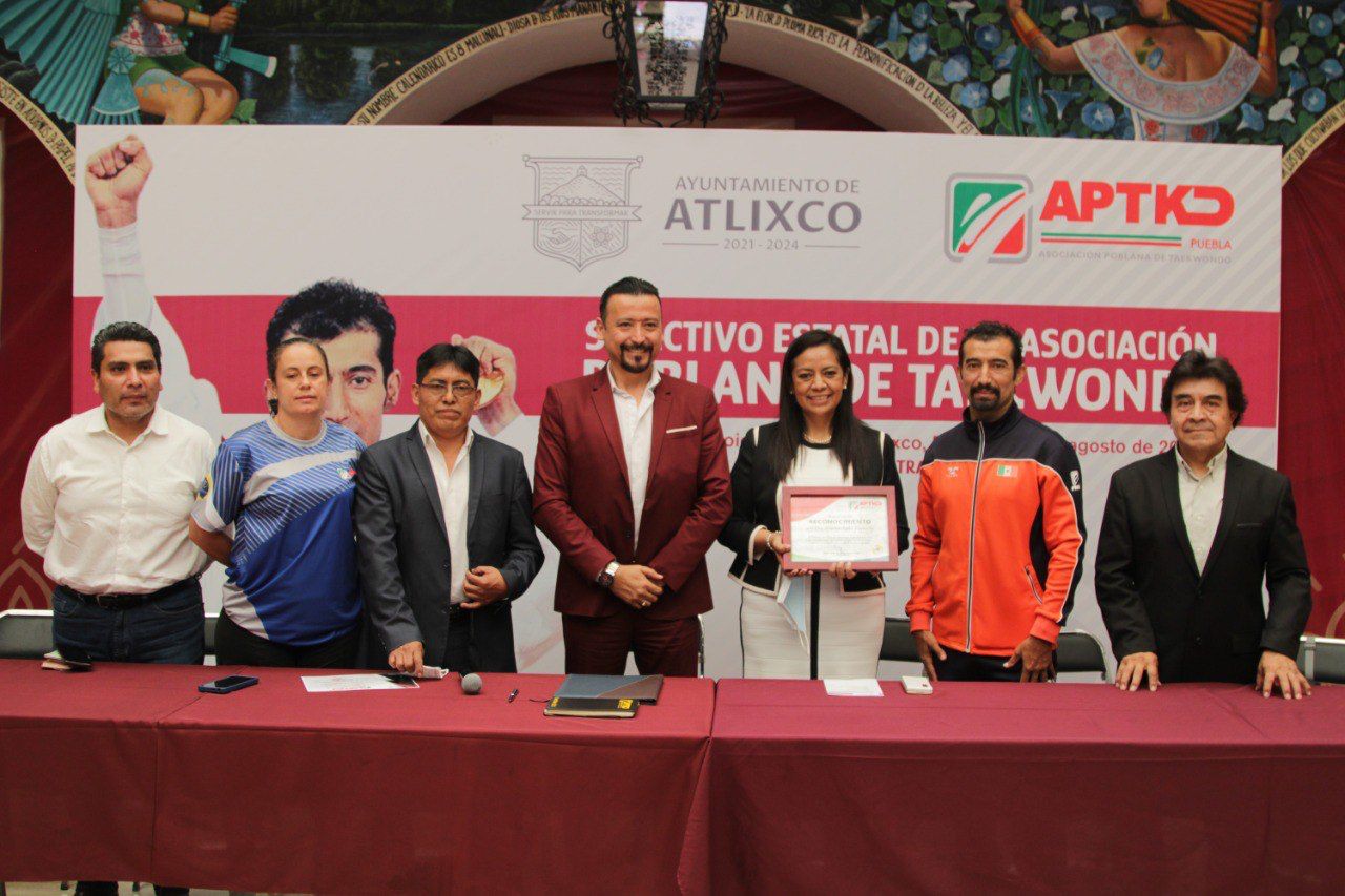 Atlixco receives the Olympic Taekwondo champion, Memo Pérez