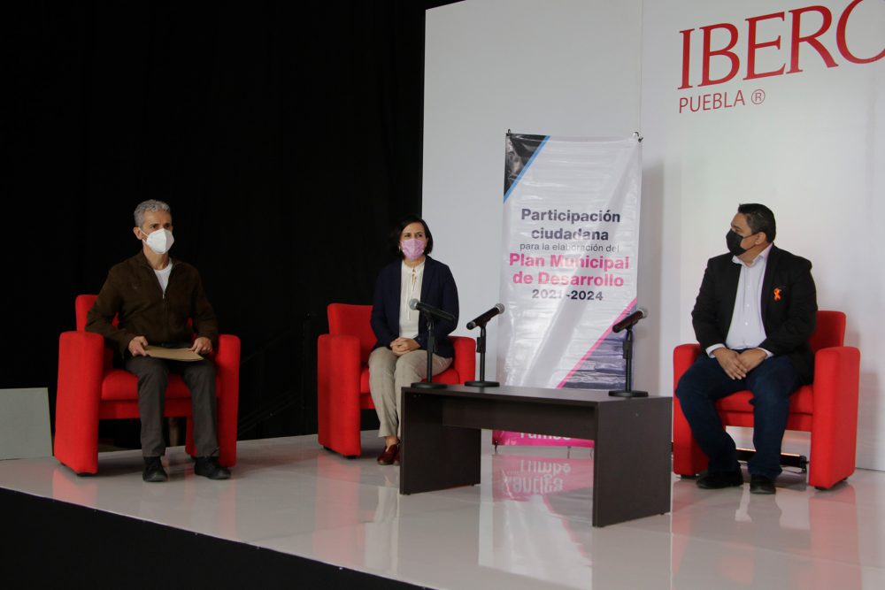 IBERO Puebla alberga foro de trabajo para Plan Municipal de Desarrollo