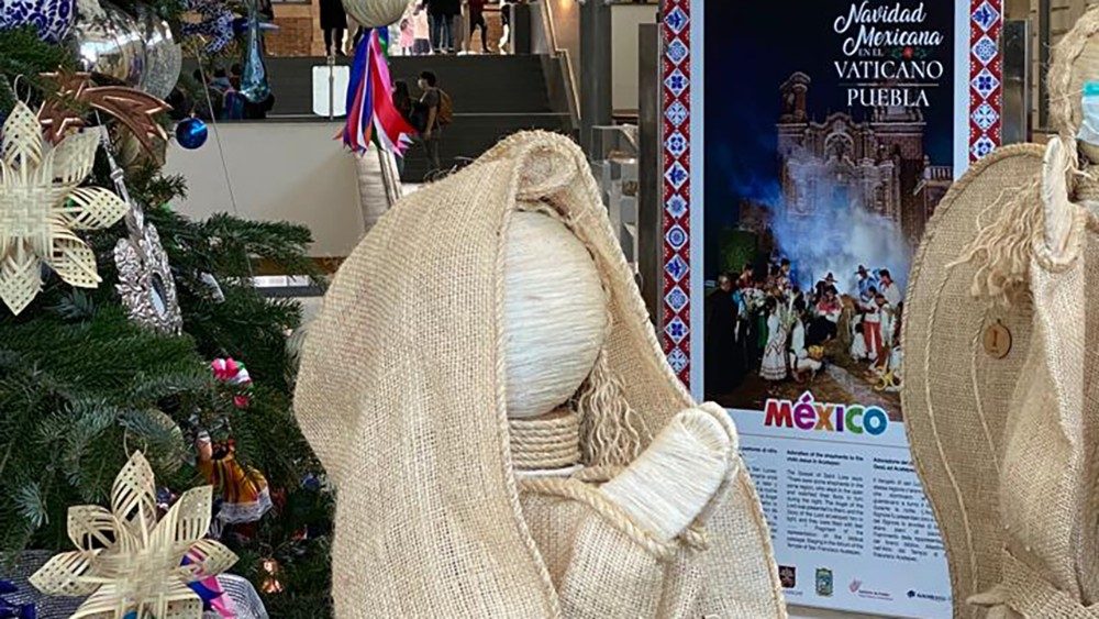 Recrean en el Vaticano "Navidad Mexicana" con artesanías poblanas