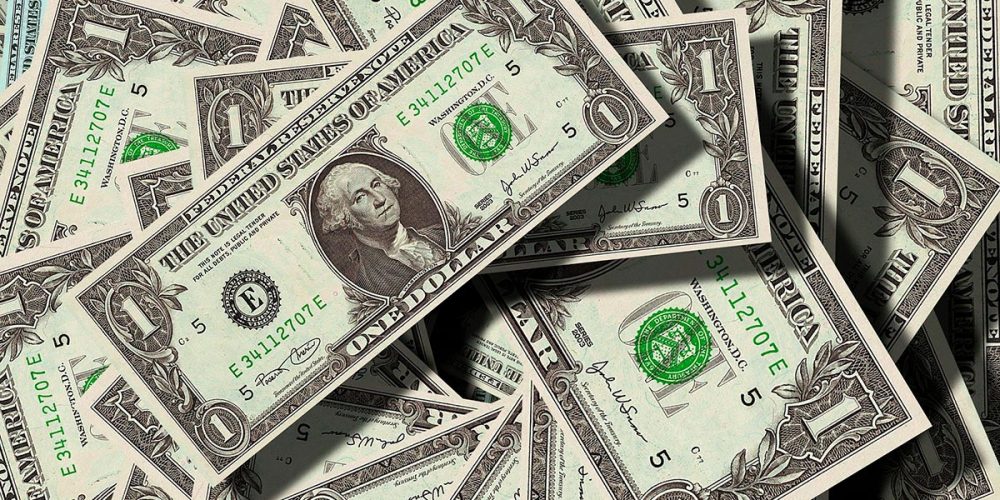 Revela Profeco qué empresas dan más dinero por dólares enviados desde Estados Unidos 