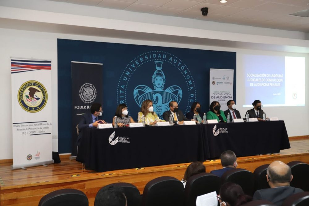 Poder Judicial de Puebla socializa las guías judiciales de conducción de Audiencia