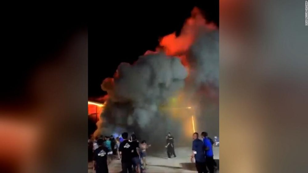 Incendia discoteca deja 13 personas muertas en Tailandia