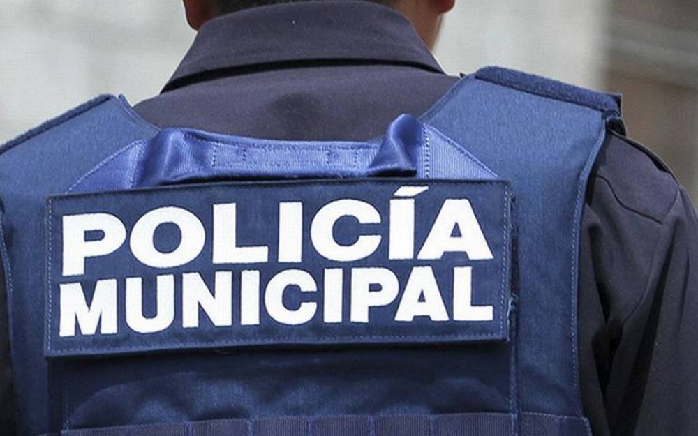 Arrestan a policías municipales por pedirle a una joven tener relaciones a cambio de no ser detenida