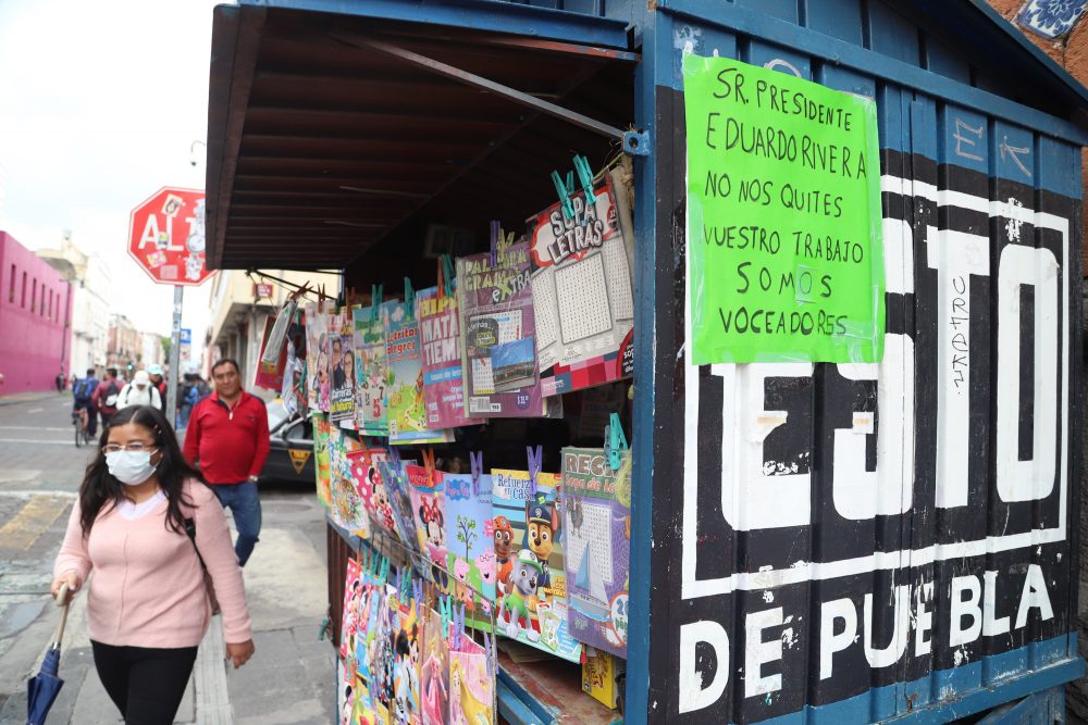 Serán 35, las casetas de periódicos que retirarán en el Centro Histórico de Puebla