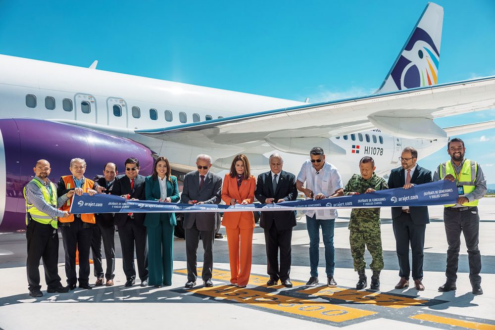 La aerolínea dominicana AraJet inicia operaciones en el AIFA
