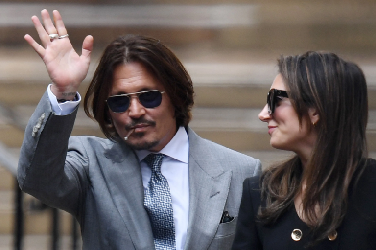 Johnny Depp tiene nueva novia: la mujer fue su abogada